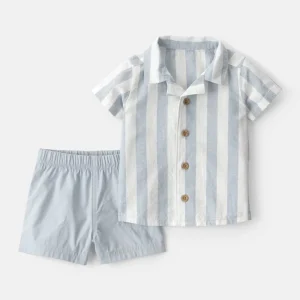 Conjunto de duas peças com camisa de linho e calções de algodão, design às riscas azuis