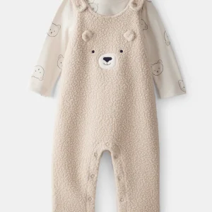 Conjunto de duas peças: macacão com urso e t-shirt
