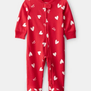 Pijama com estampado de coração vermelho