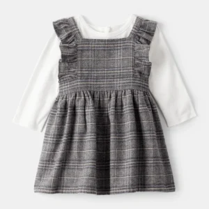 Vestido com camisa de manga comprida e branca aos quadrados